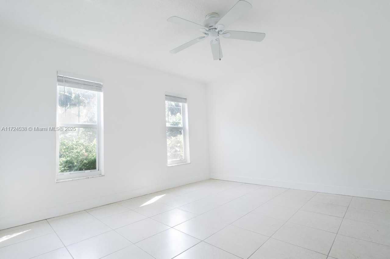 Small Image of 2325 NORTH EAST 191ST ST, Miami Number 22