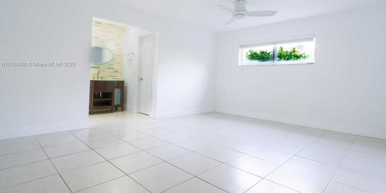 Small Image of 2325 NORTH EAST 191ST ST, Miami Number 23