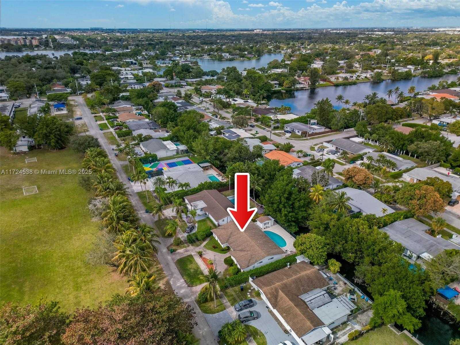Small Image of 2325 NORTH EAST 191ST ST, Miami Number 29