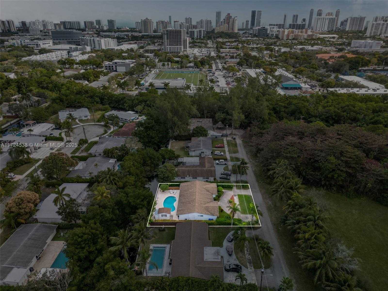 Small Image of 2325 NORTH EAST 191ST ST, Miami Number 32