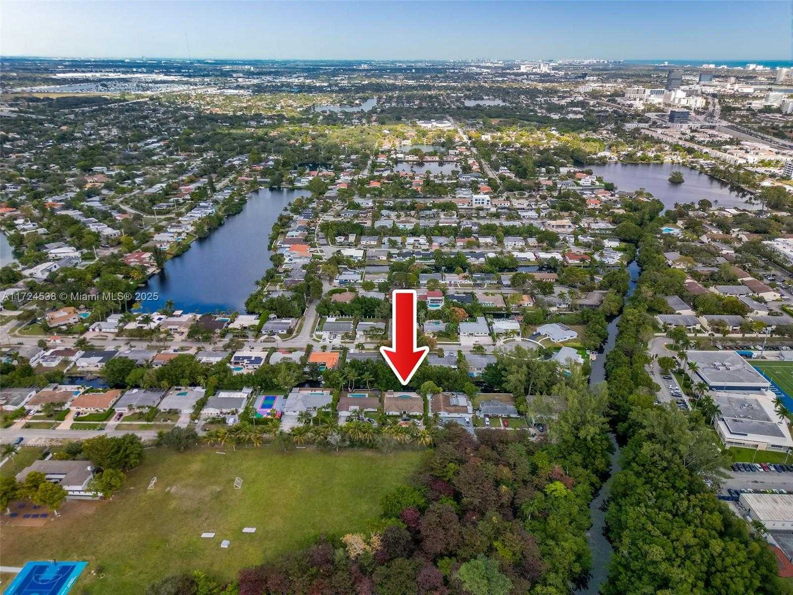 Small Image of 2325 NORTH EAST 191ST ST, Miami Number 36
