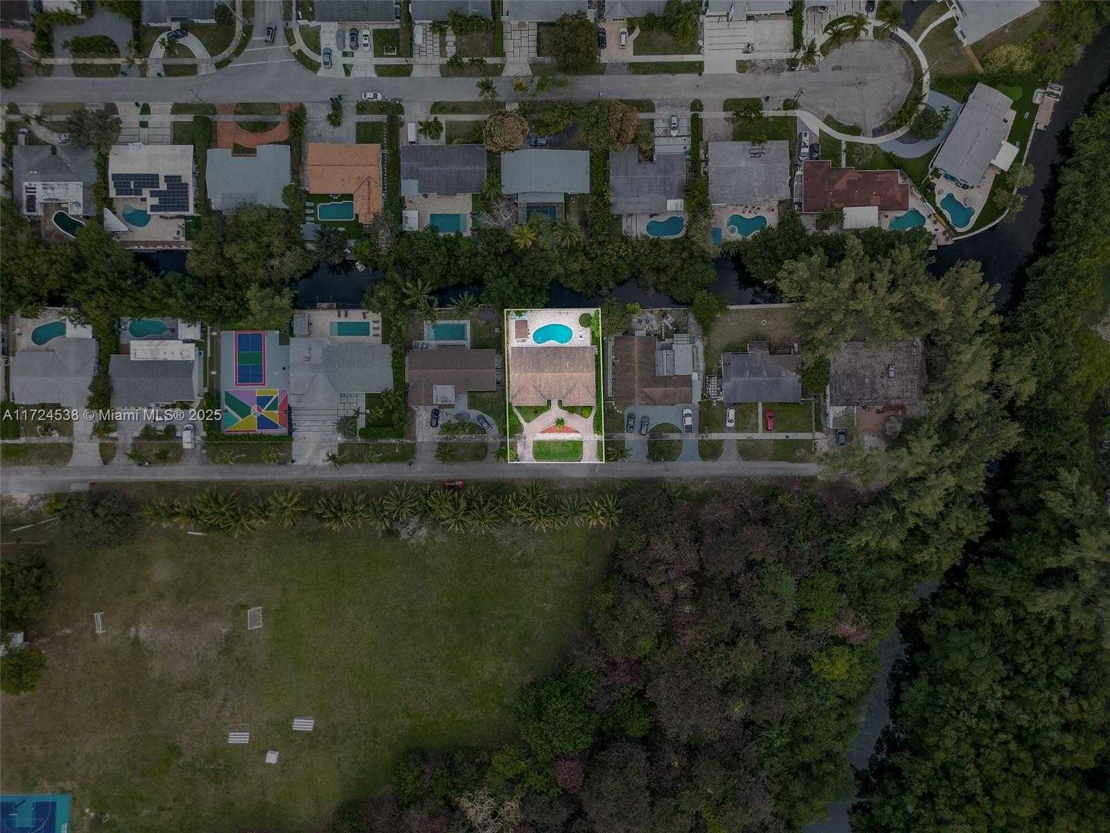 Small Image of 2325 NORTH EAST 191ST ST, Miami Number 37