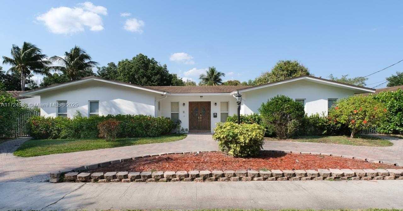 Small Image of 2325 NORTH EAST 191ST ST, Miami Number 40