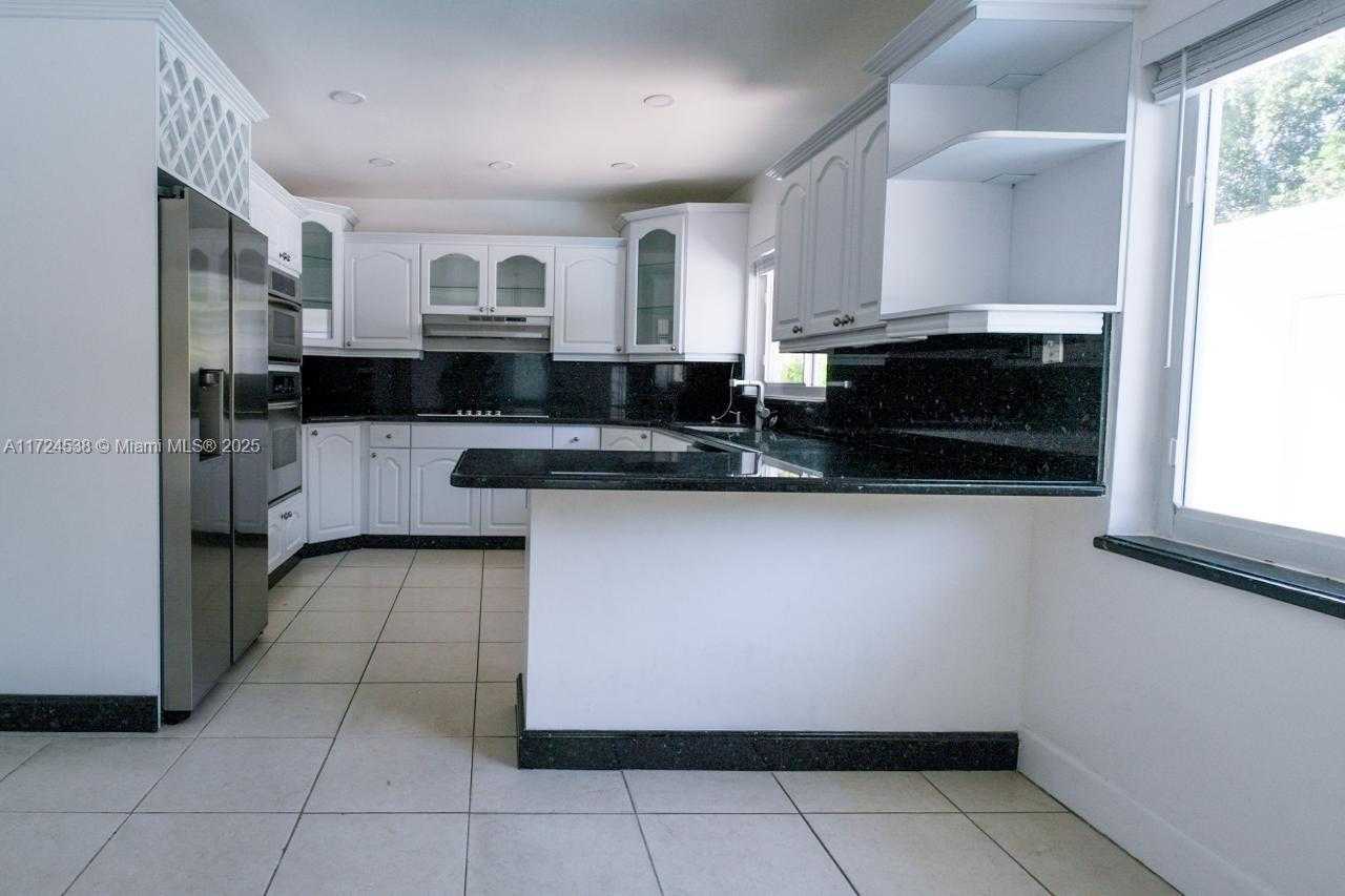 Small Image of 2325 NORTH EAST 191ST ST, Miami Number 44