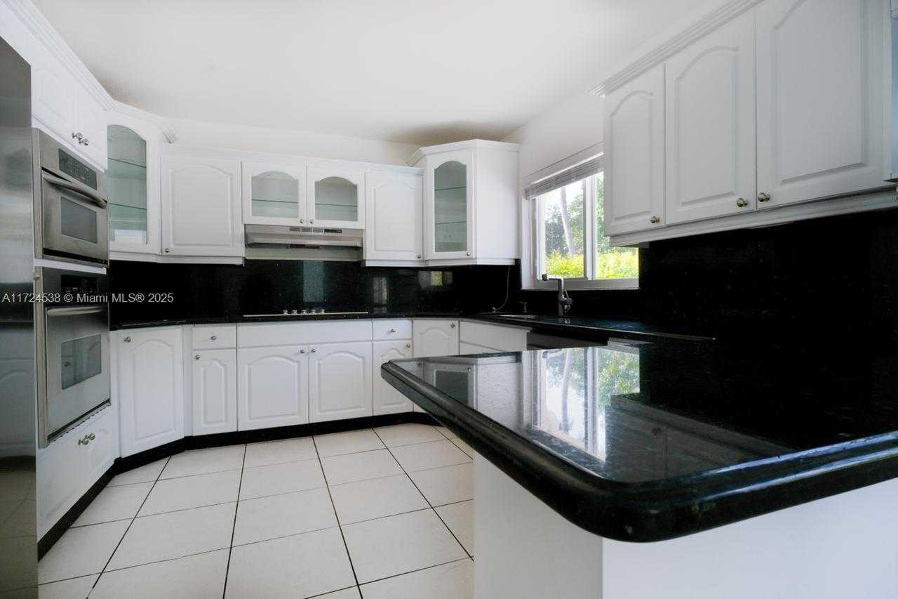 Small Image of 2325 NORTH EAST 191ST ST, Miami Number 45