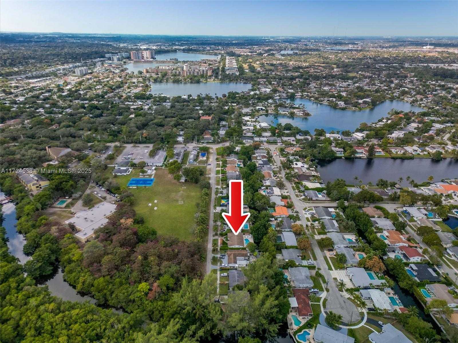 Small Image of 2325 NORTH EAST 191ST ST, Miami Number 50