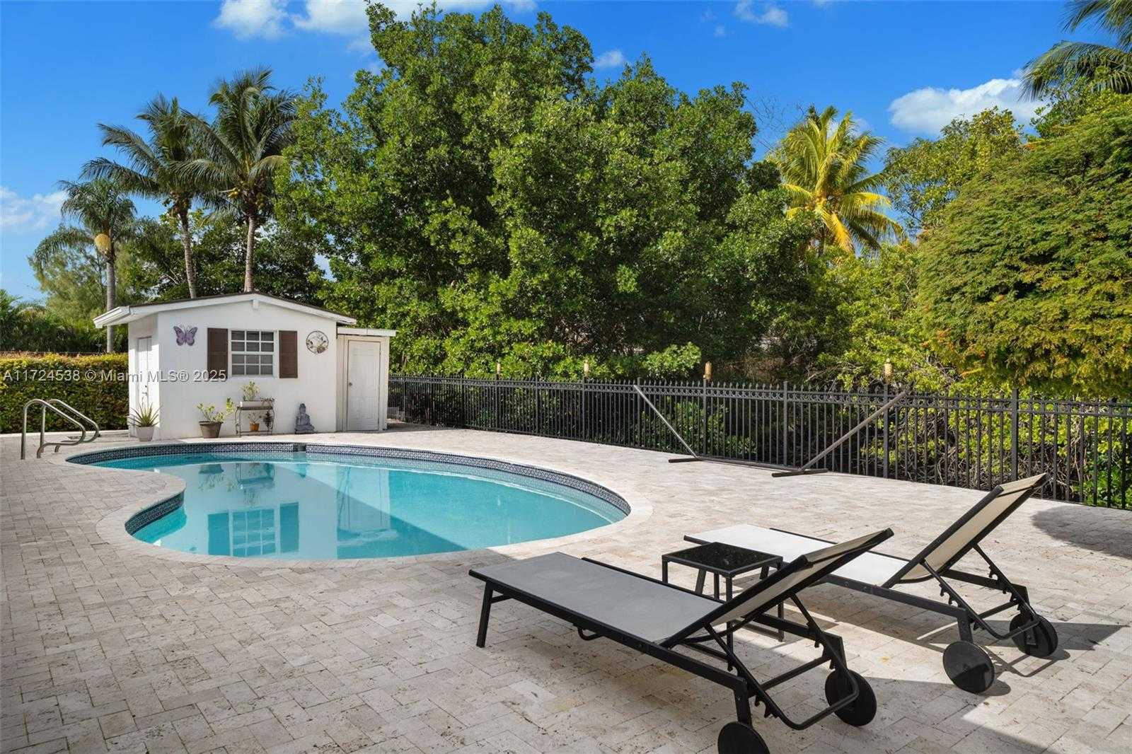 Small Image of 2325 NORTH EAST 191ST ST, Miami Number 6