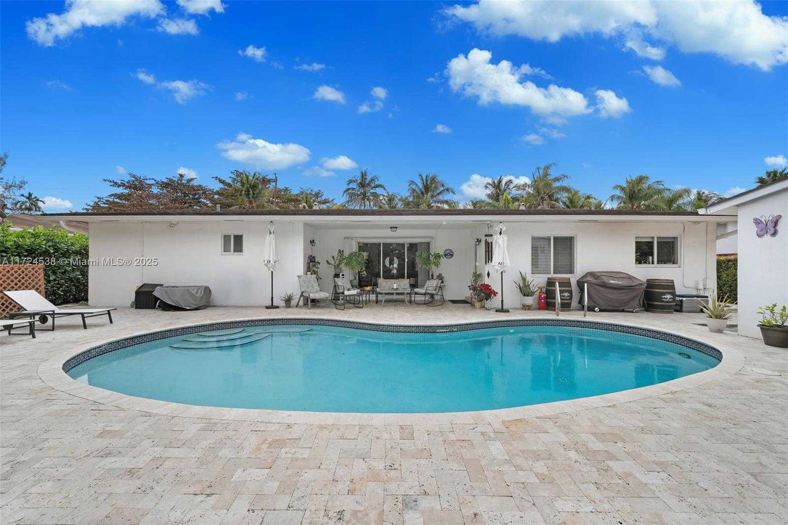Small Image of 2325 NORTH EAST 191ST ST, Miami Number 7
