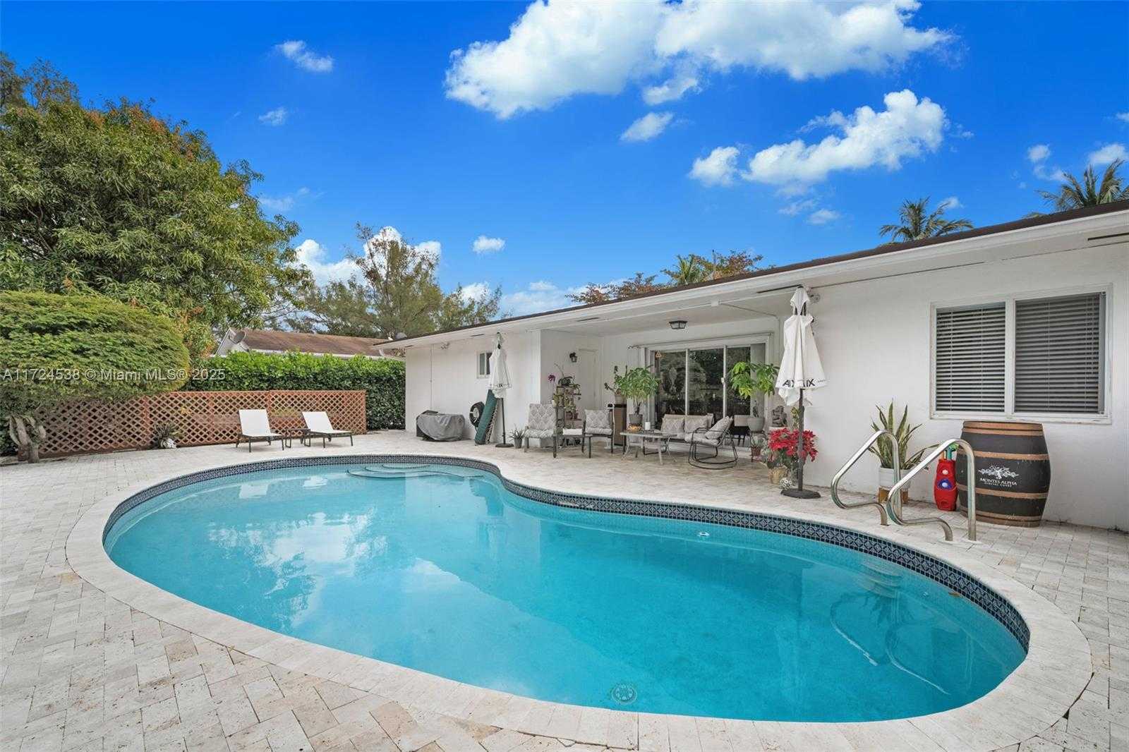 Small Image of 2325 NORTH EAST 191ST ST, Miami Number 8