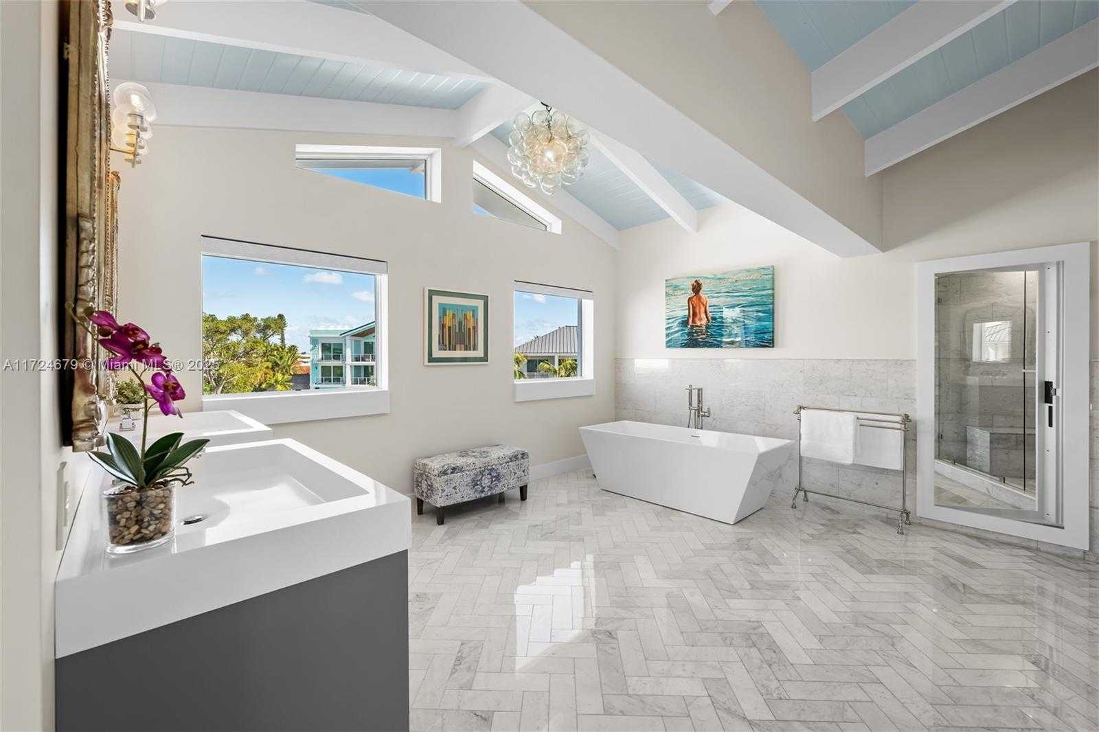Small Image of 186 BAYVIEW DR, Islamorada Number 26