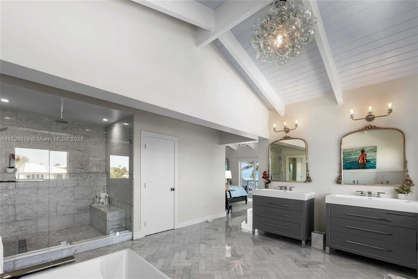 Small Image of 186 BAYVIEW DR, Islamorada Number 29