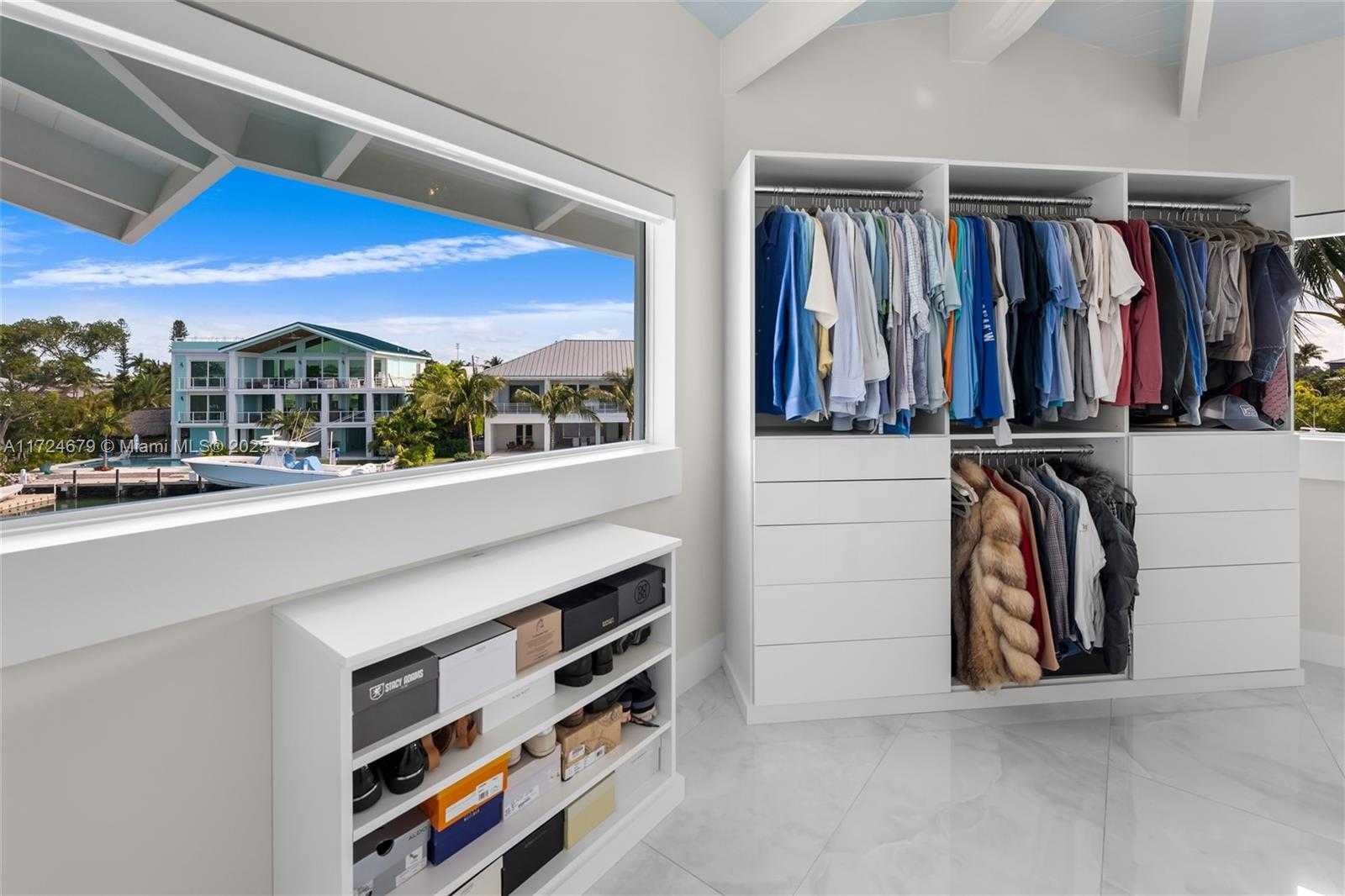 Small Image of 186 BAYVIEW DR, Islamorada Number 33