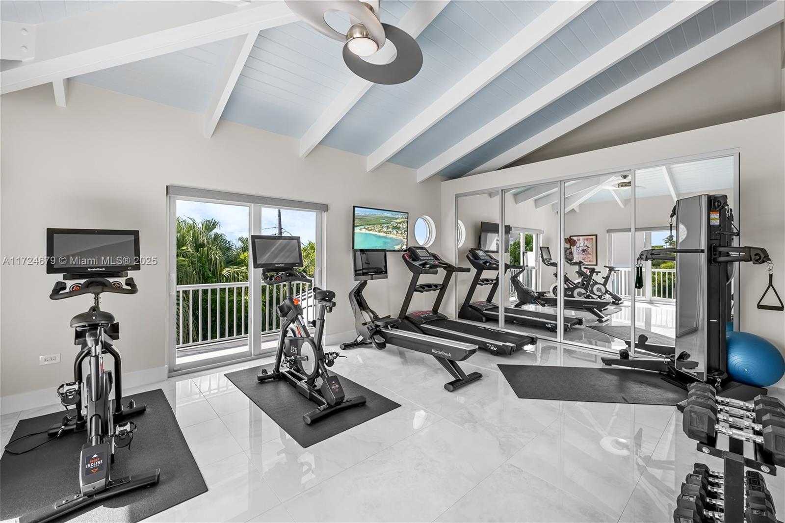 Small Image of 186 BAYVIEW DR, Islamorada Number 34