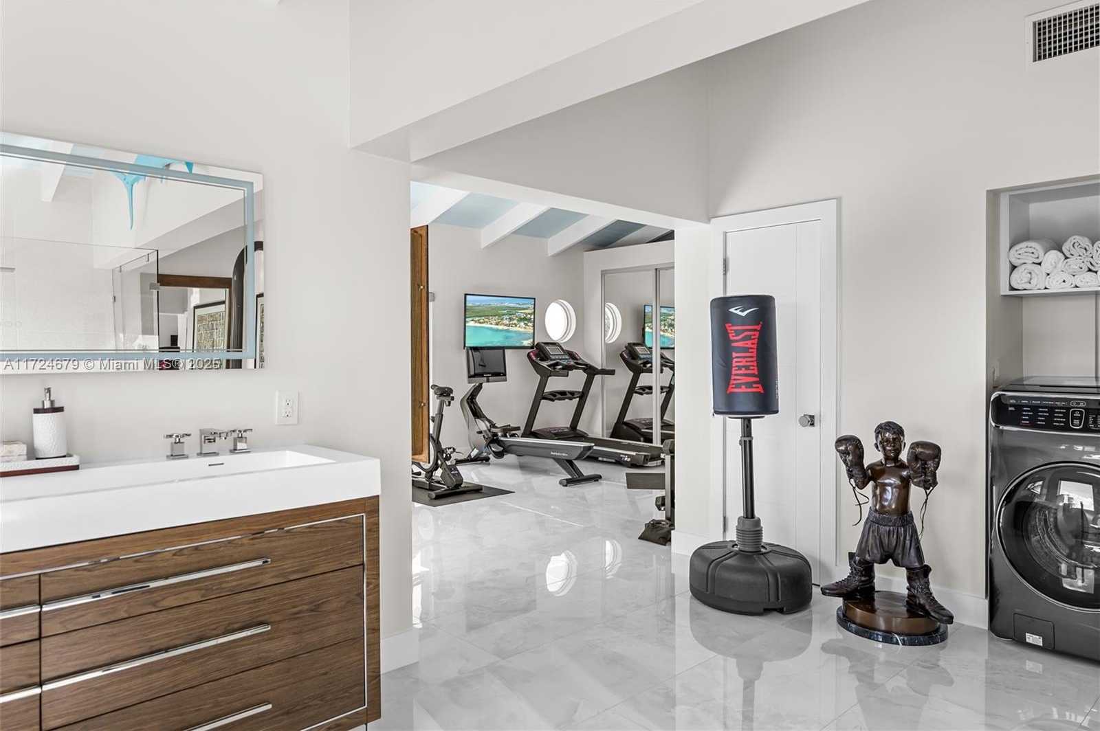 Small Image of 186 BAYVIEW DR, Islamorada Number 36