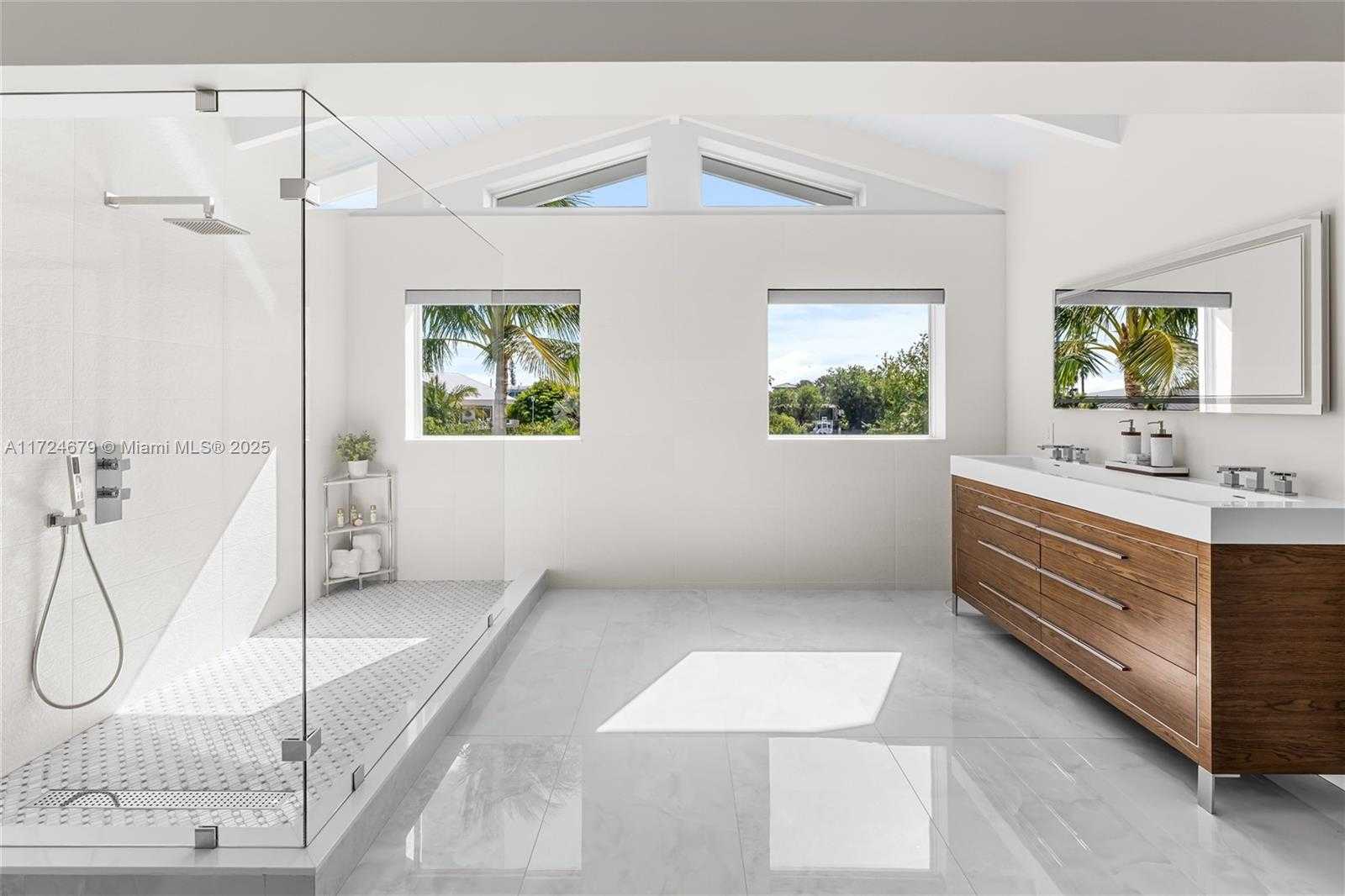 Small Image of 186 BAYVIEW DR, Islamorada Number 40