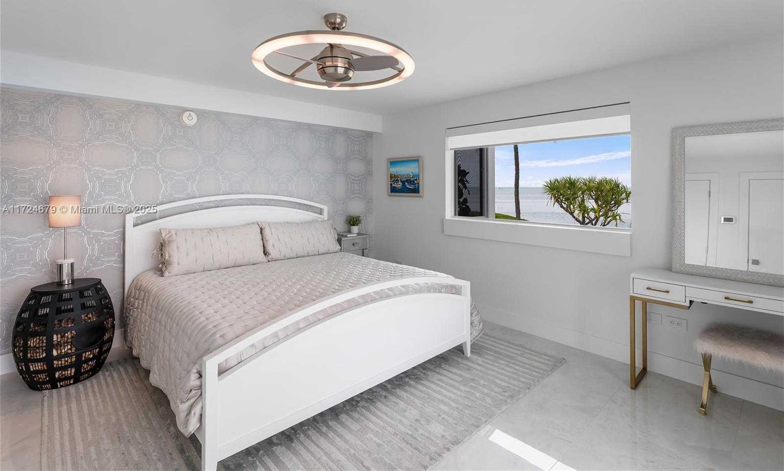 Small Image of 186 BAYVIEW DR, Islamorada Number 42