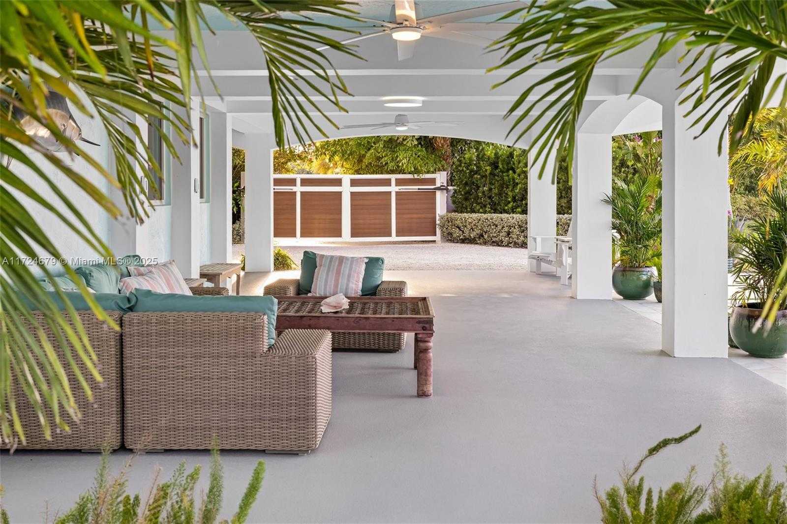 Small Image of 186 BAYVIEW DR, Islamorada Number 64