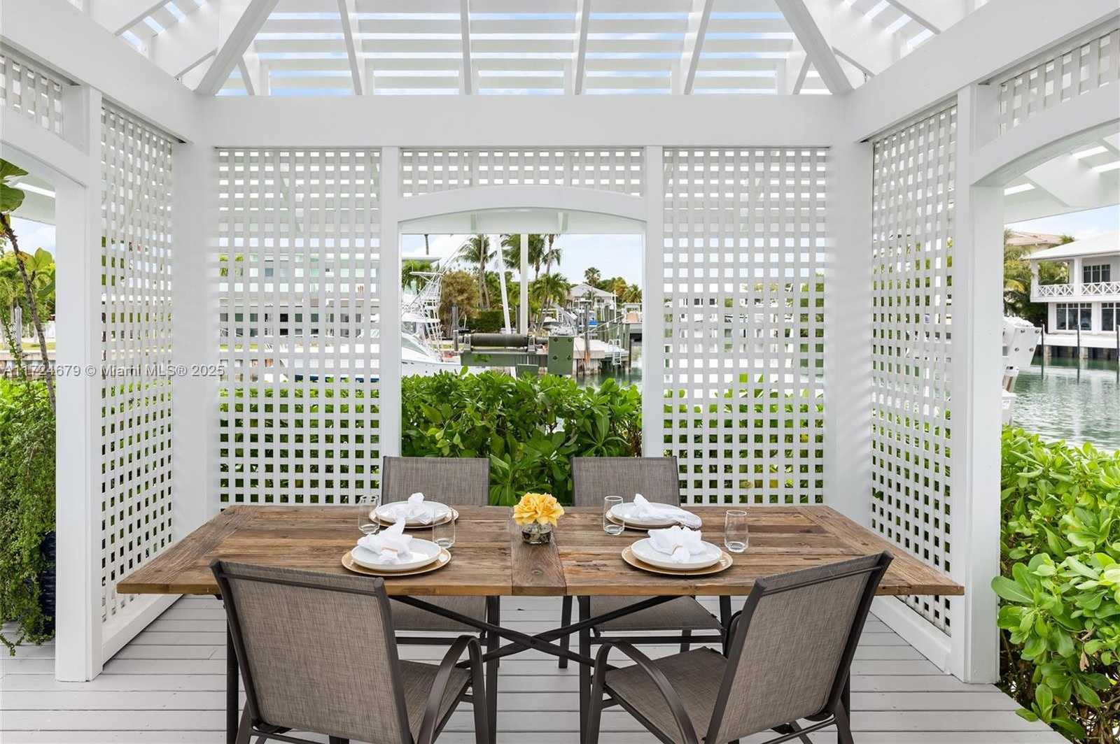 Small Image of 186 BAYVIEW DR, Islamorada Number 65
