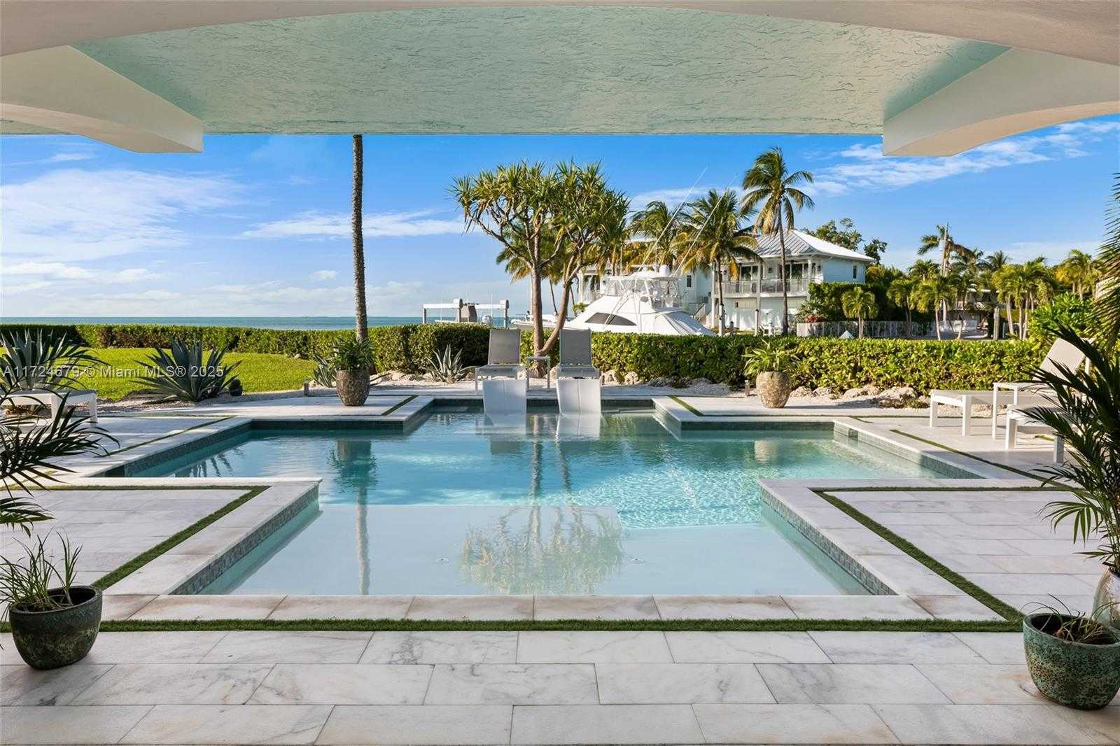 Small Image of 186 BAYVIEW DR, Islamorada Number 68
