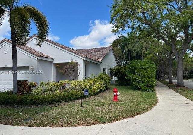Small Image of 4357 MAGNOLIA RIDGE DR, Weston Number 3