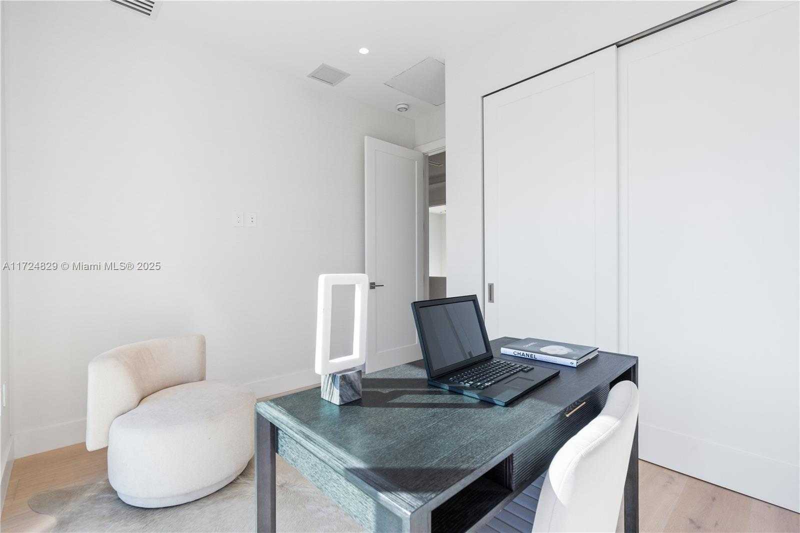 Small Image of 9132 DICKENS AVE, Surfside Number 29