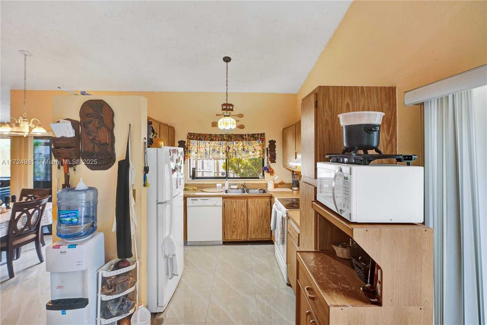 Small Image of 21812 SOUTH WEST 98TH PL, Cutler Bay Number 12