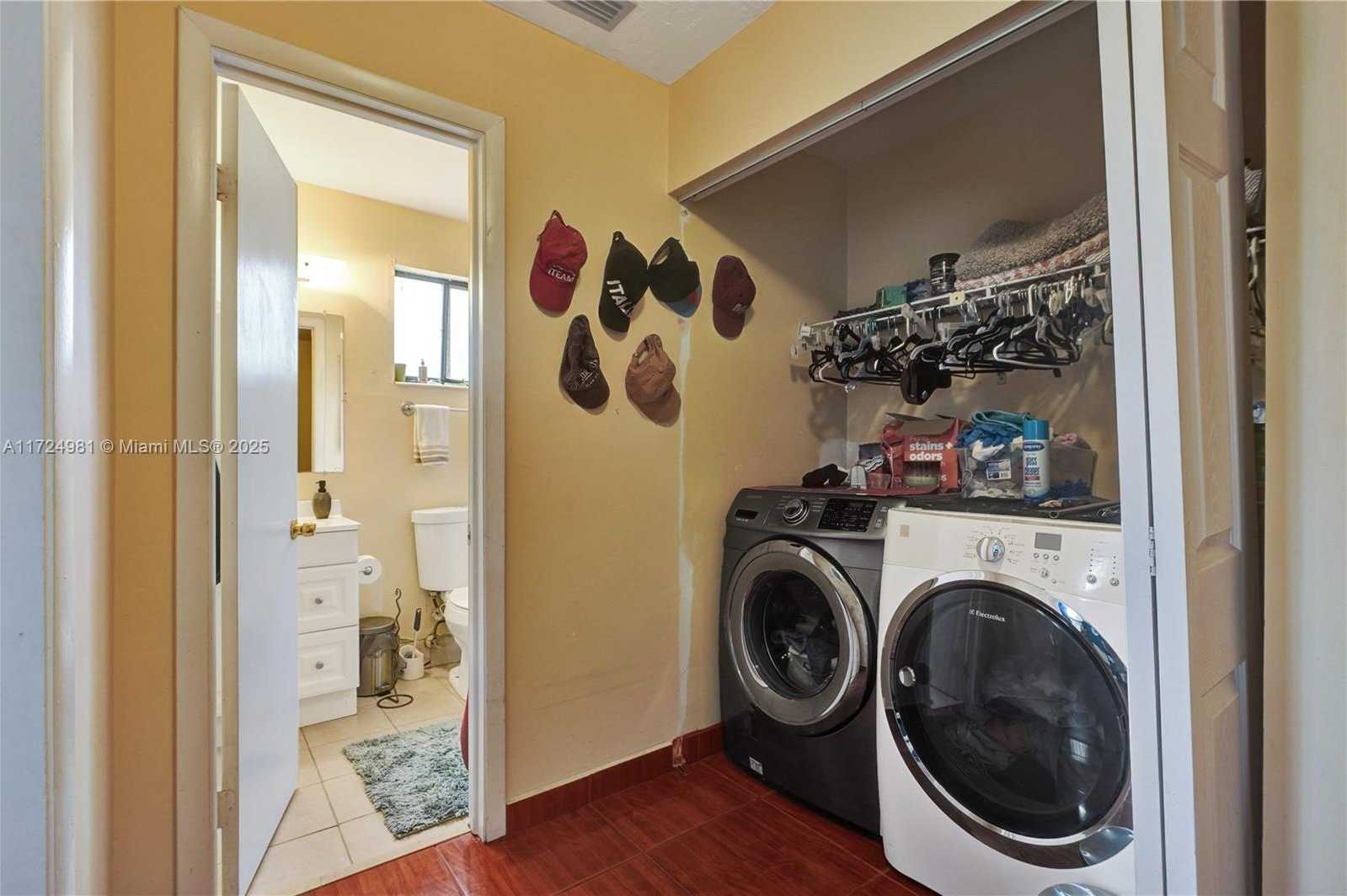 Small Image of 21812 SOUTH WEST 98TH PL, Cutler Bay Number 19