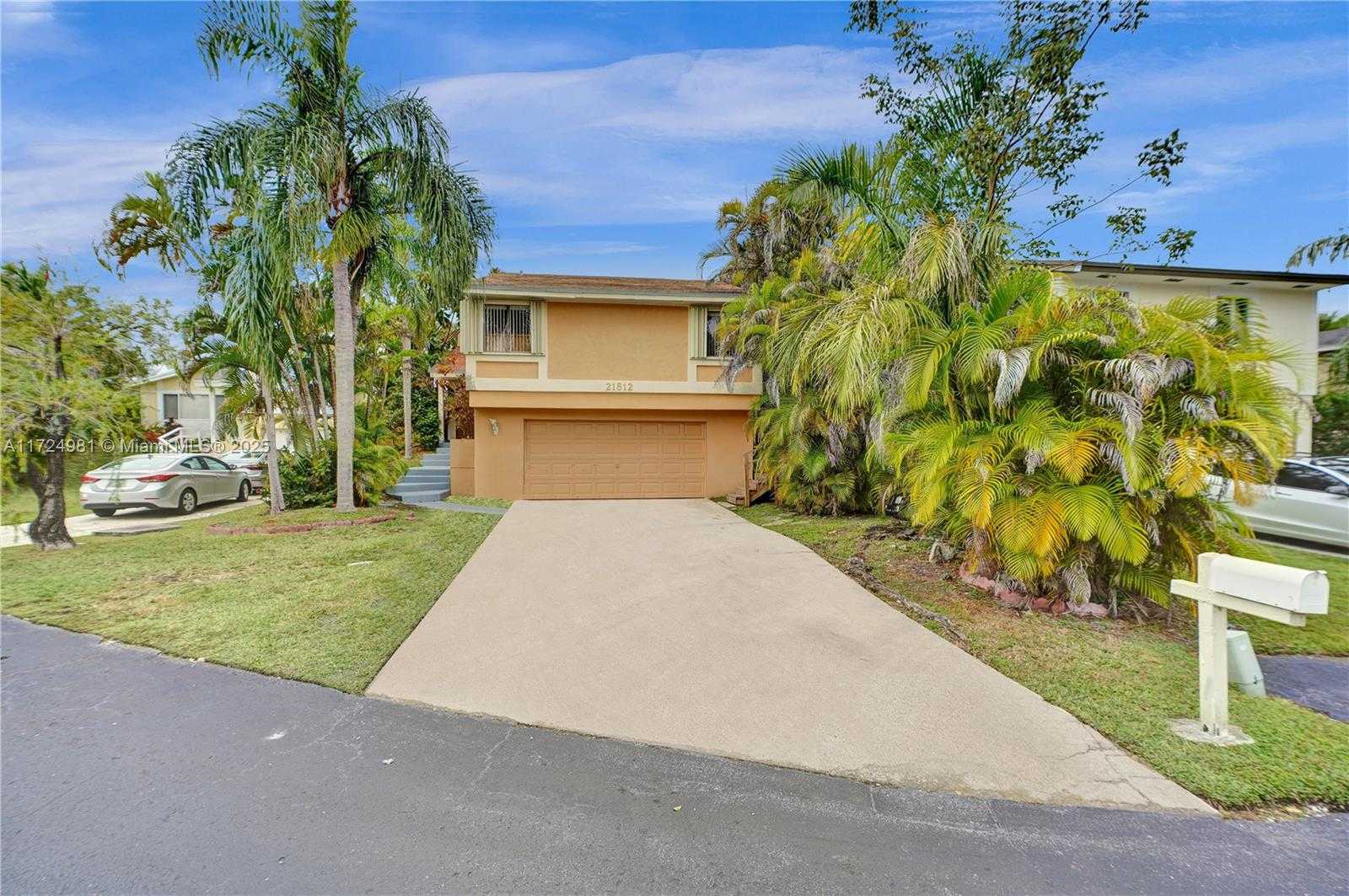 Small Image of 21812 SOUTH WEST 98TH PL, Cutler Bay Number 2