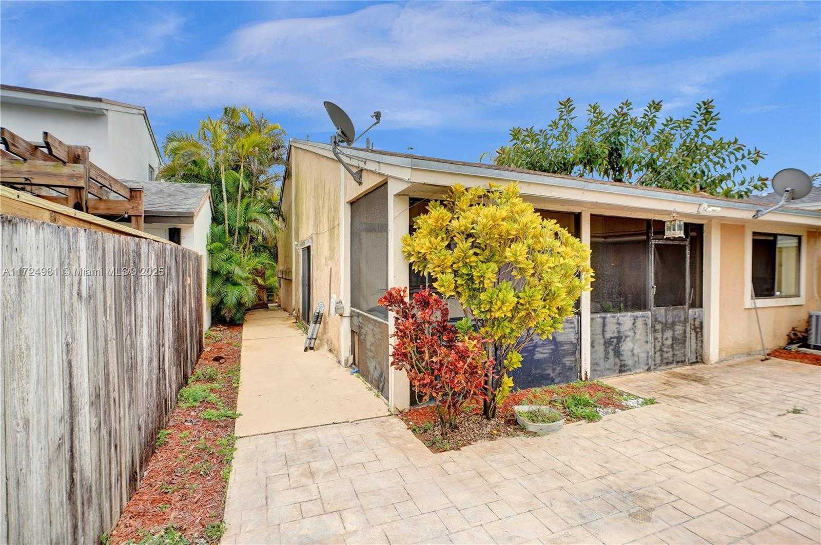 Small Image of 21812 SOUTH WEST 98TH PL, Cutler Bay Number 26