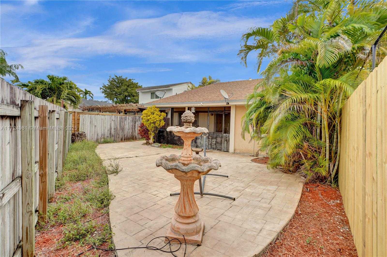 Small Image of 21812 SOUTH WEST 98TH PL, Cutler Bay Number 27