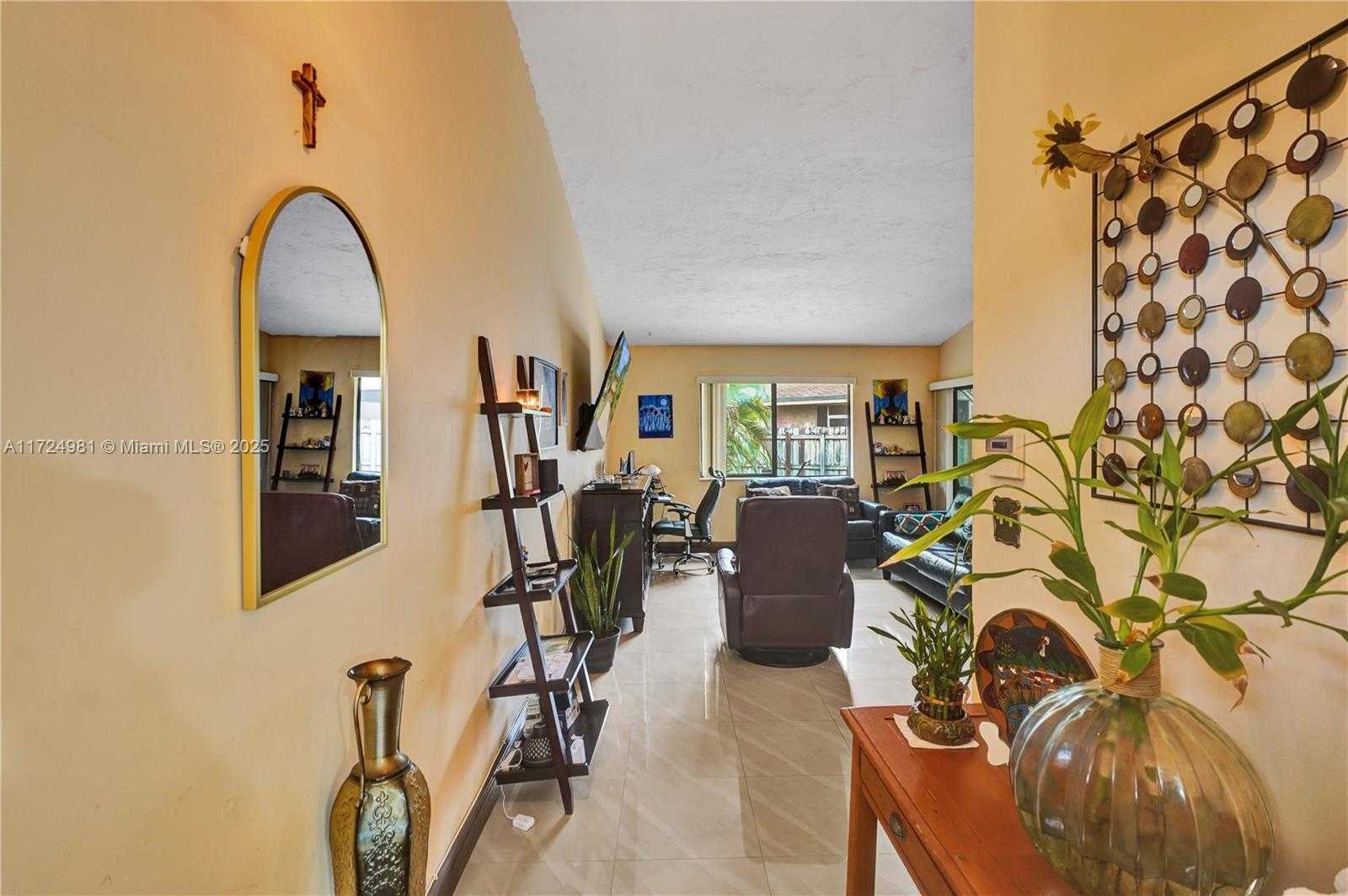 Small Image of 21812 SOUTH WEST 98TH PL, Cutler Bay Number 4