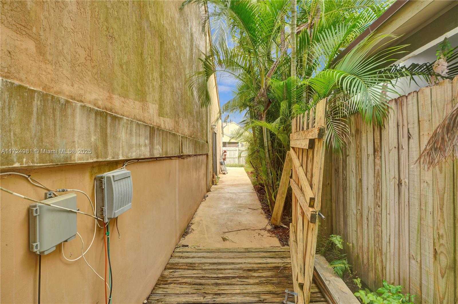 Small Image of 21812 SOUTH WEST 98TH PL, Cutler Bay Number 42