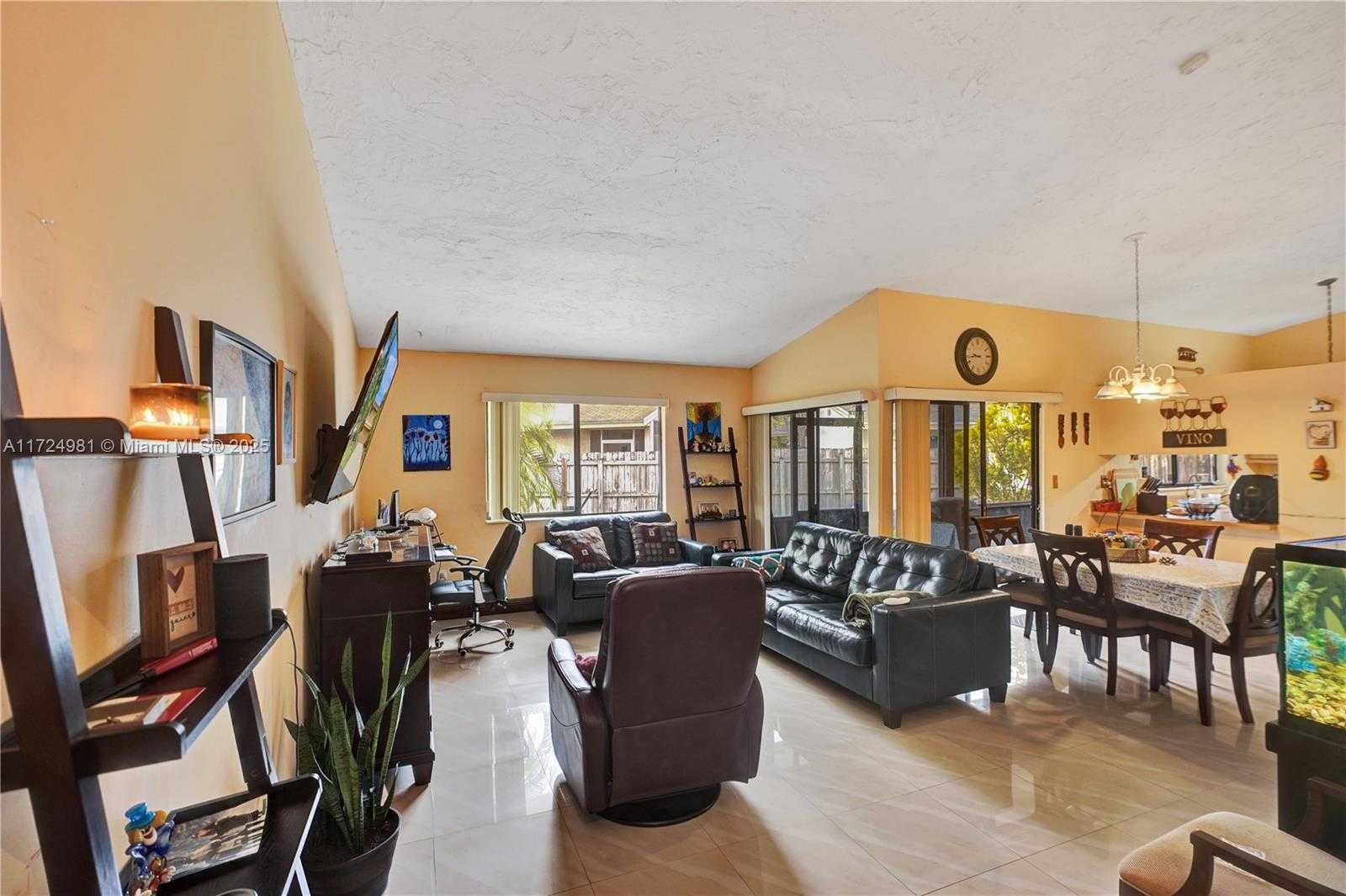 Small Image of 21812 SOUTH WEST 98TH PL, Cutler Bay Number 5