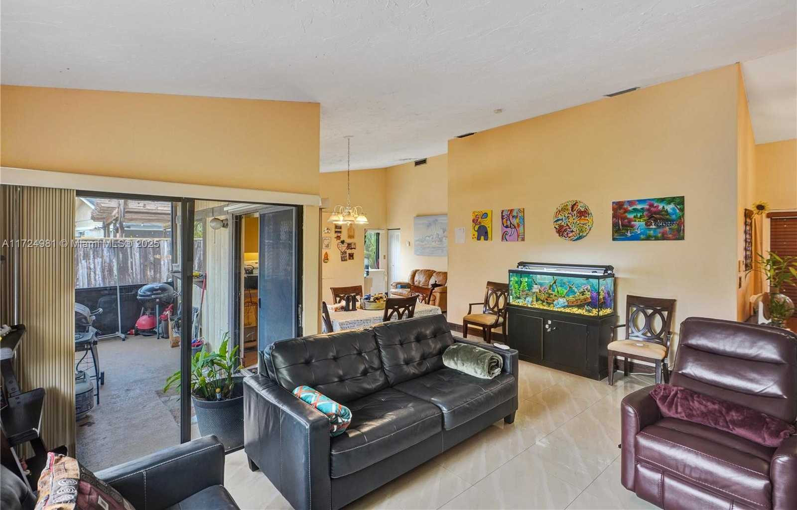 Small Image of 21812 SOUTH WEST 98TH PL, Cutler Bay Number 6