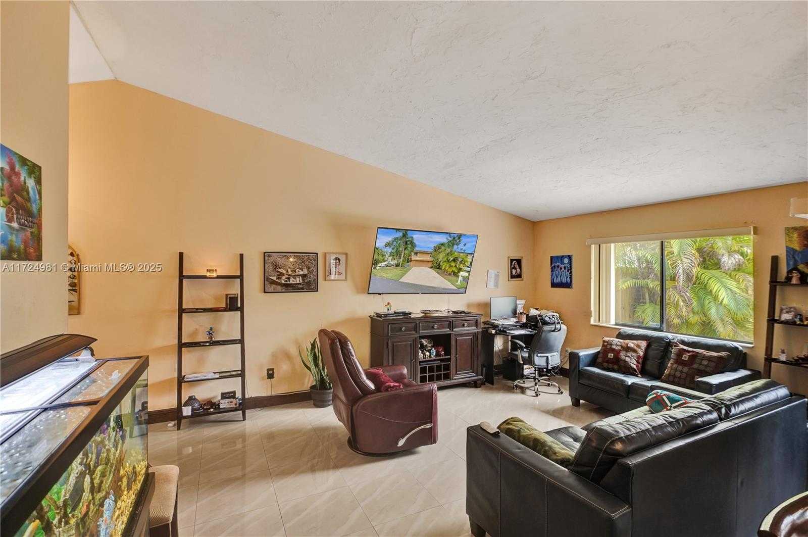 Small Image of 21812 SOUTH WEST 98TH PL, Cutler Bay Number 9