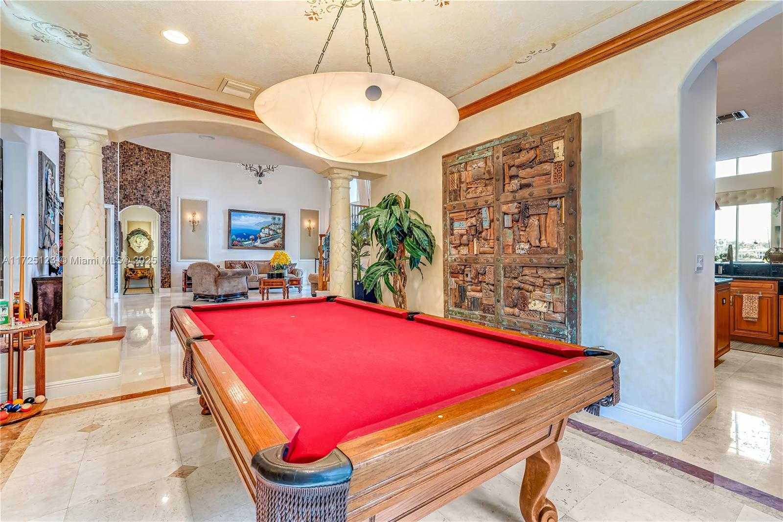 Small Image of 2900 WEST LAKE VISTA CIR, Davie Number 16
