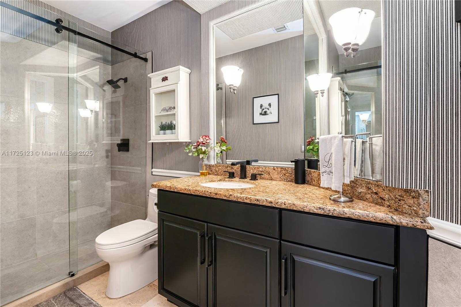 Small Image of 2900 WEST LAKE VISTA CIR, Davie Number 18