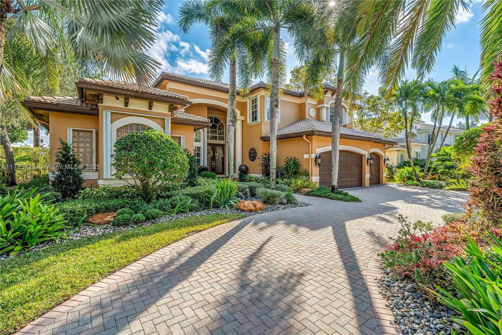 Small Image of 2900 WEST LAKE VISTA CIR, Davie Number 2