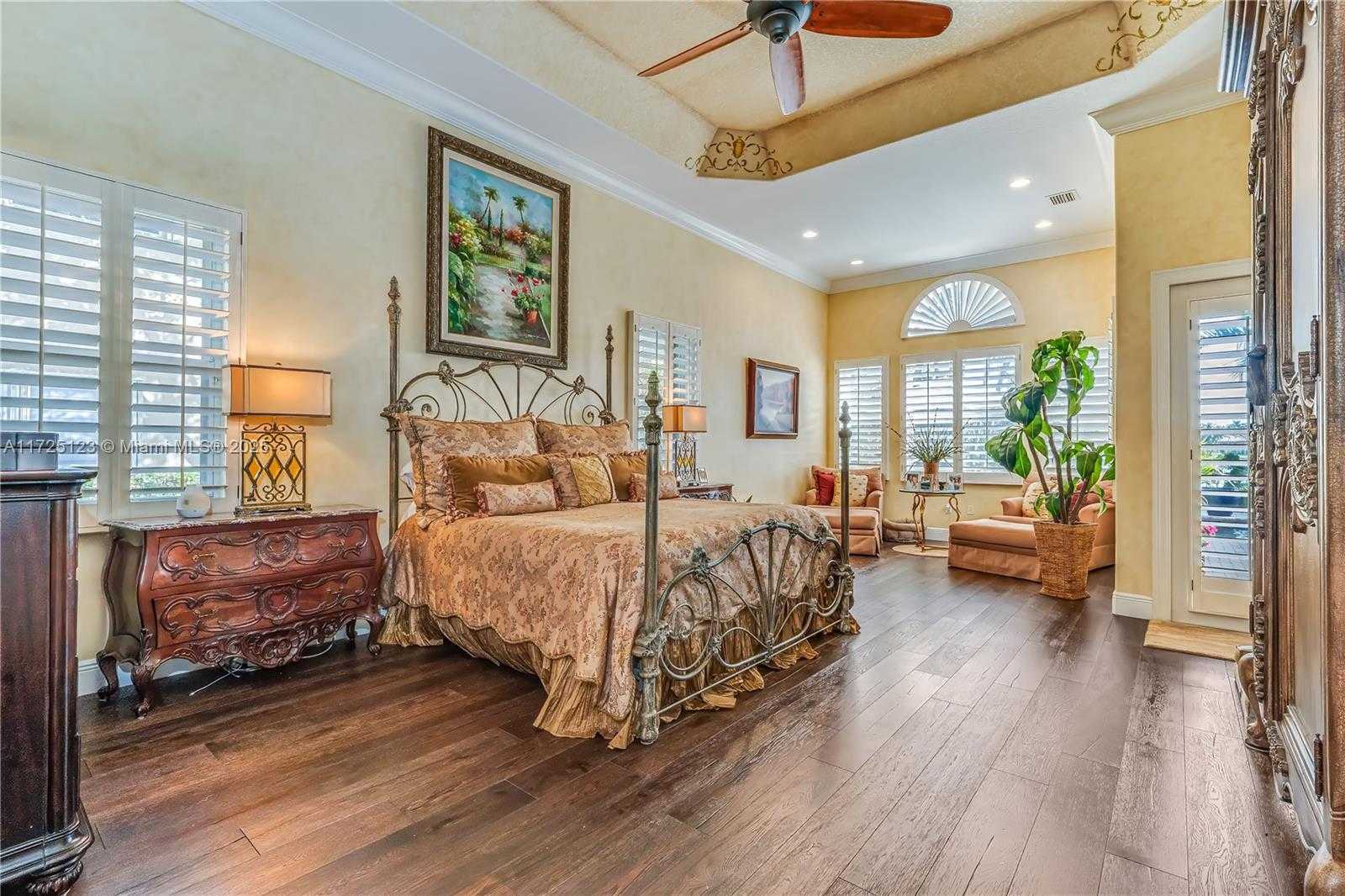 Small Image of 2900 WEST LAKE VISTA CIR, Davie Number 25