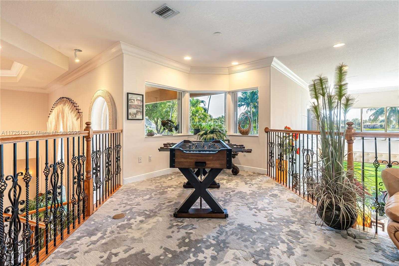 Small Image of 2900 WEST LAKE VISTA CIR, Davie Number 27