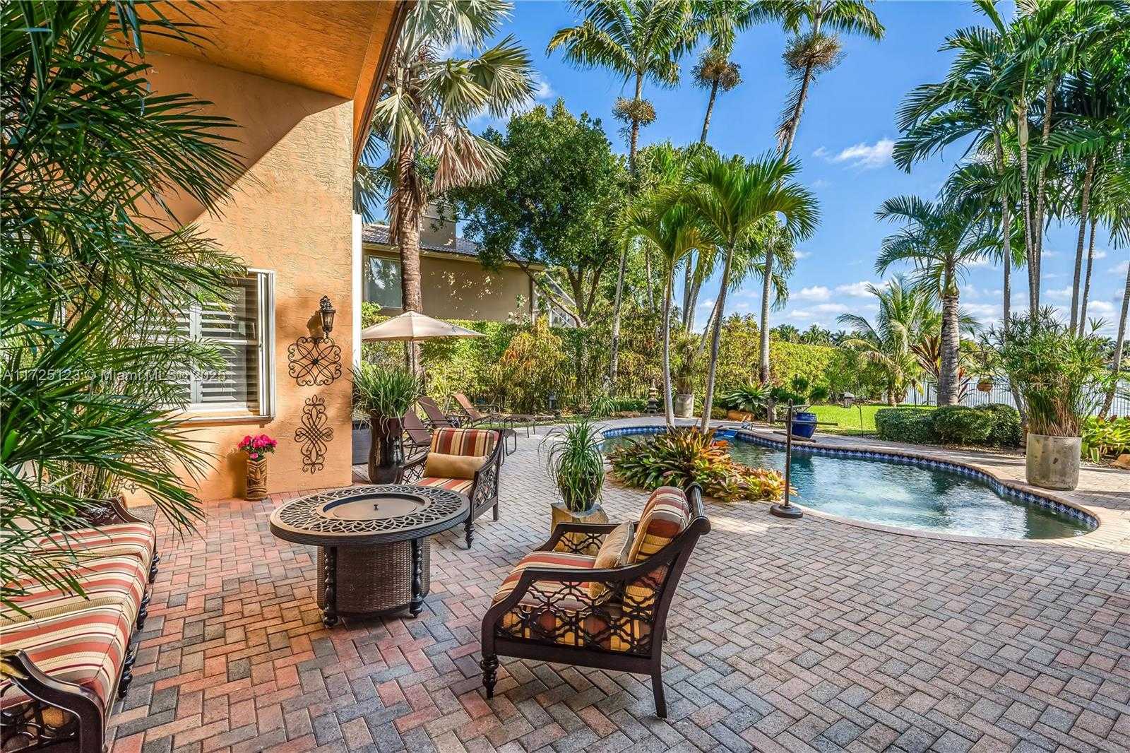 Small Image of 2900 WEST LAKE VISTA CIR, Davie Number 38