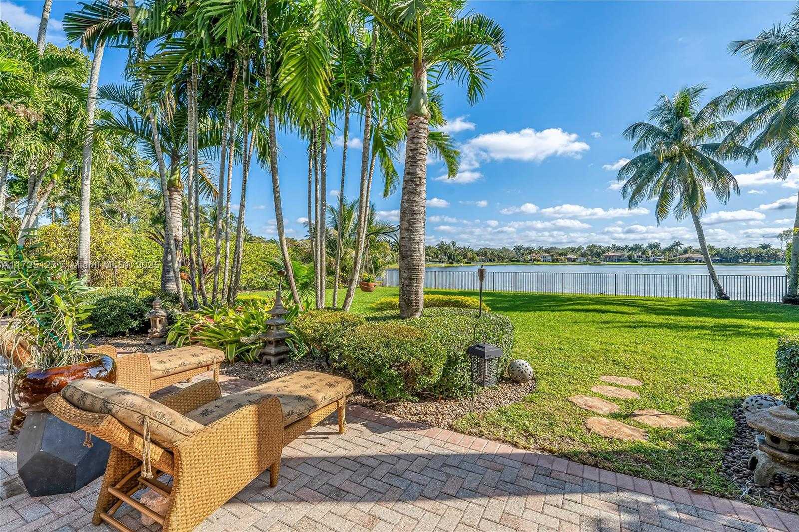 Small Image of 2900 WEST LAKE VISTA CIR, Davie Number 40