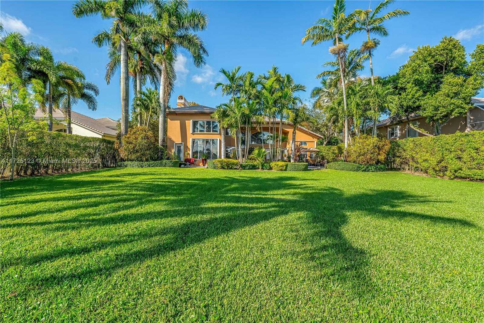Small Image of 2900 WEST LAKE VISTA CIR, Davie Number 41
