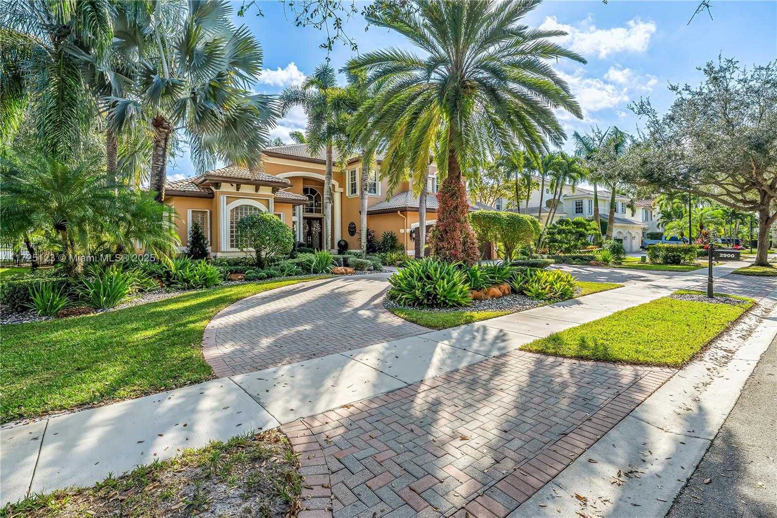 Small Image of 2900 WEST LAKE VISTA CIR, Davie Number 46