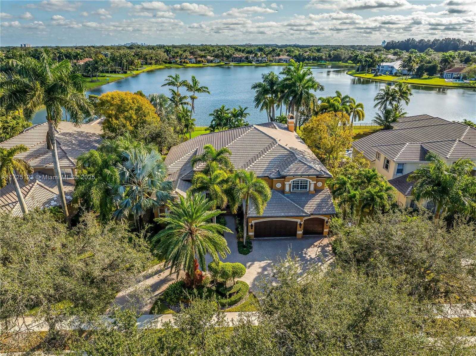 Small Image of 2900 WEST LAKE VISTA CIR, Davie Number 49