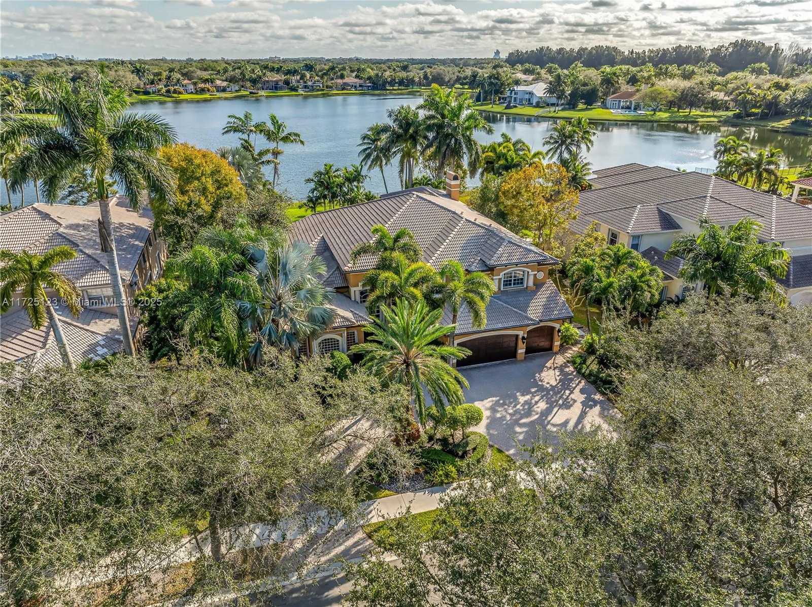 Small Image of 2900 WEST LAKE VISTA CIR, Davie Number 50