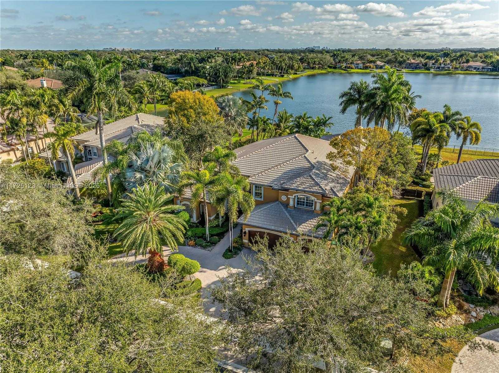 Small Image of 2900 WEST LAKE VISTA CIR, Davie Number 51