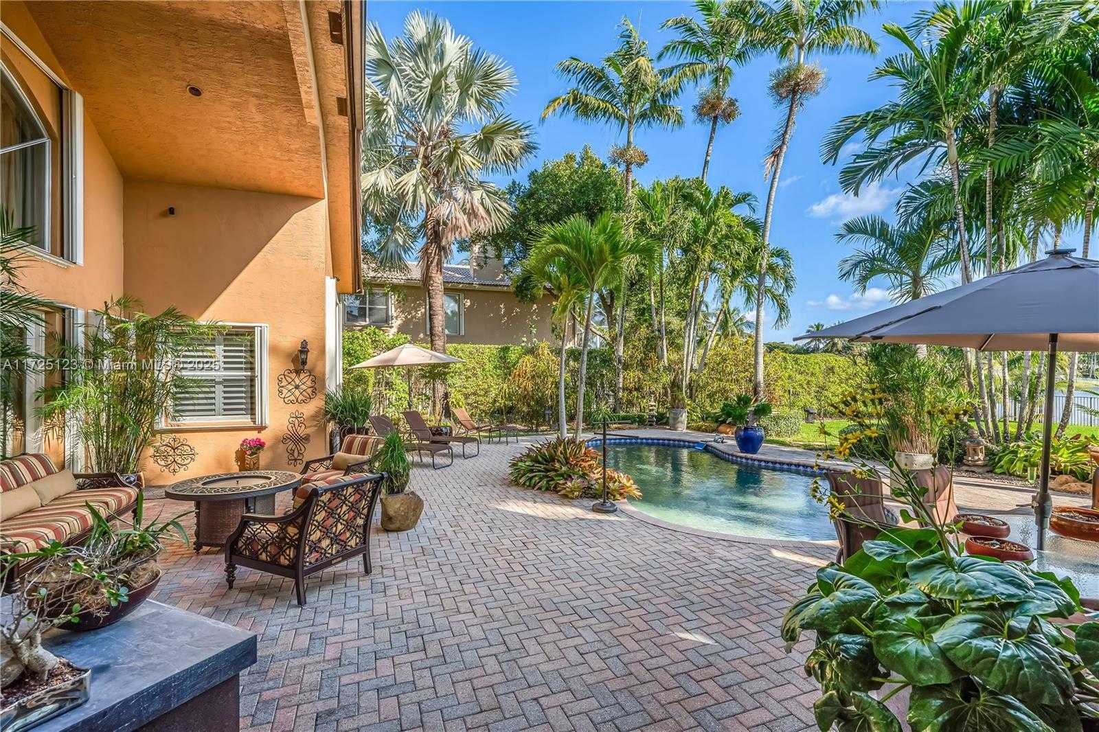 Small Image of 2900 WEST LAKE VISTA CIR, Davie Number 6