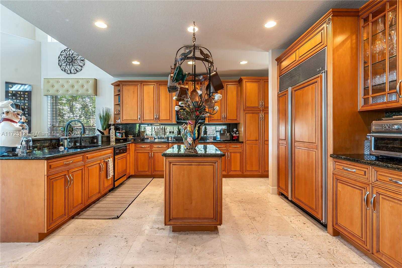 Small Image of 2900 WEST LAKE VISTA CIR, Davie Number 9