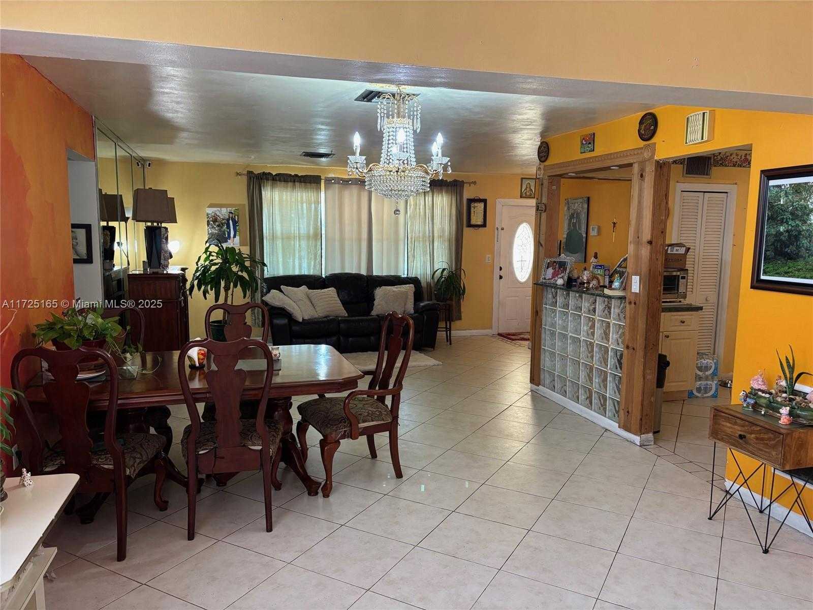 Small Image of 8471 NORTH WEST 16TH ST, Pembroke Pines Number 4